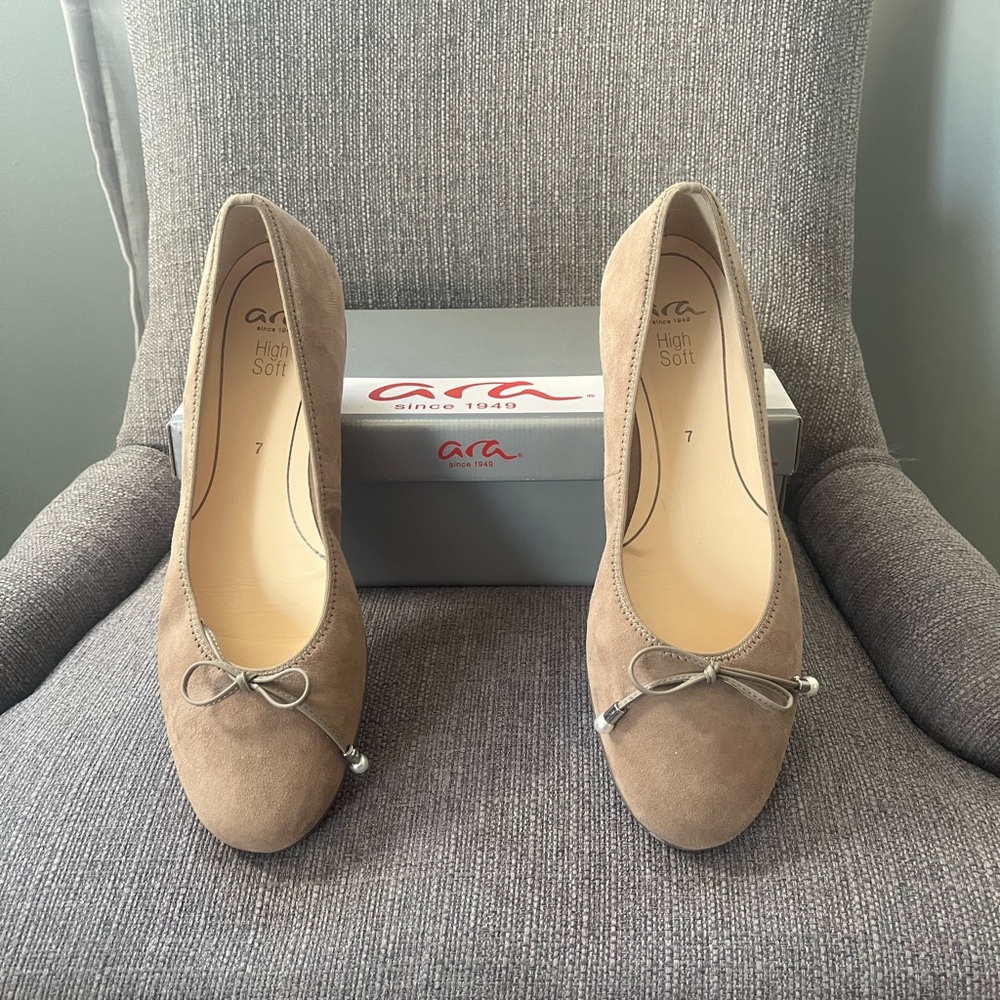 Ara Scout Ballet Flat, 9-1/2 Suede NWB